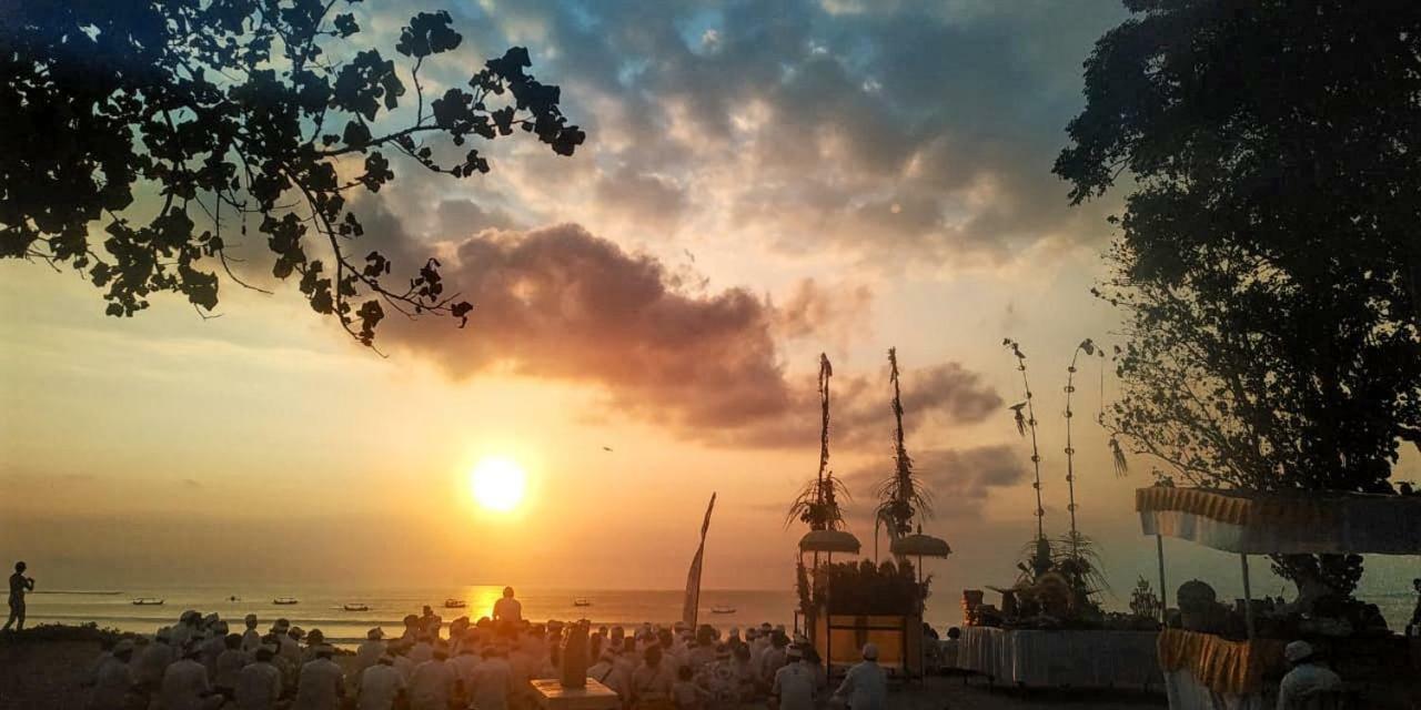 Rumah Kayu Bali Kuta  Luaran gambar
